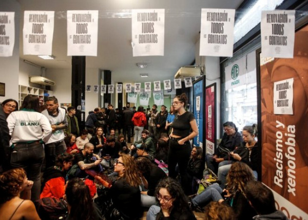 protesta en el INADI