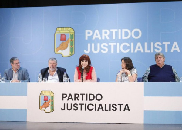 Cristina Fernández de Kirchner presidiendo el PJ