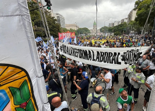 Reforma laboral marcha al Congreso