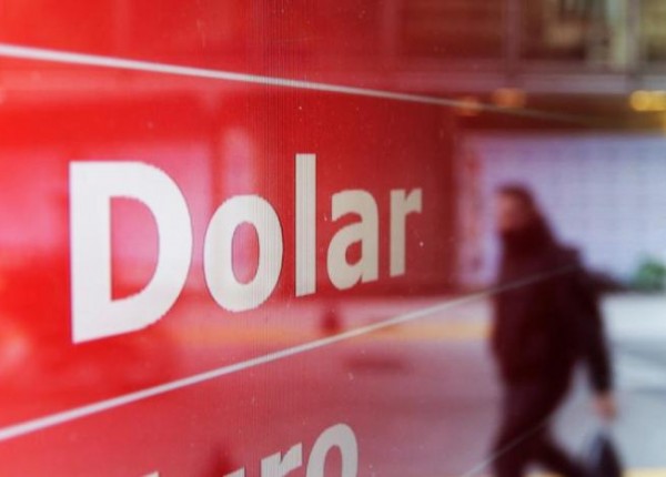 Cartel dolar pizarra