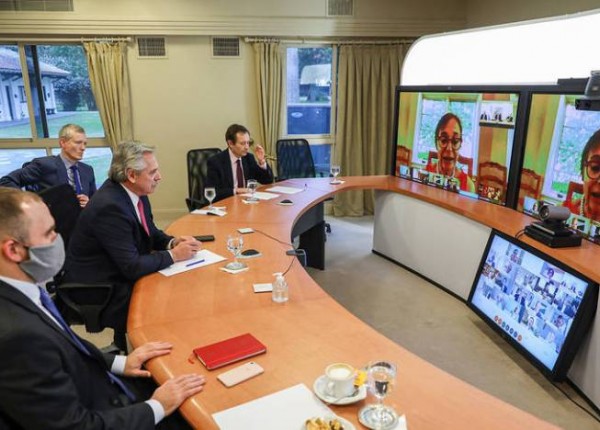 Alberto Fernandez en videoconferencia en Olivos