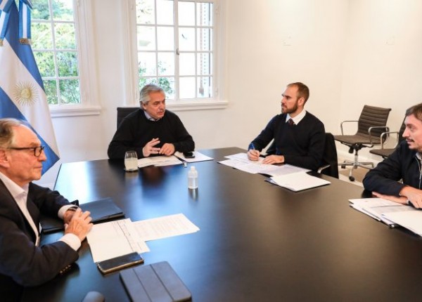 Carlos Heller junto a Maximo Kirchner, Martín Guzmán y el Presidente Alberto Fernández