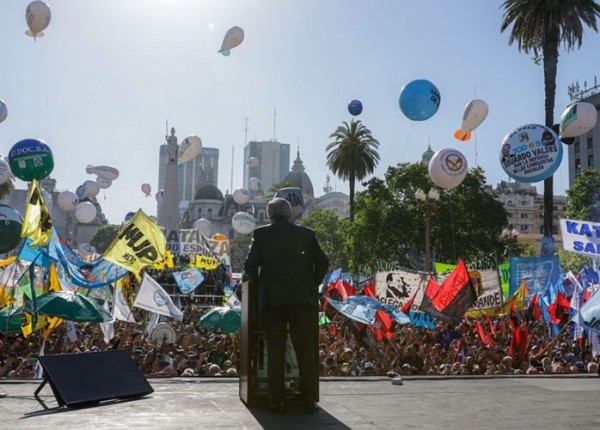 Alberto Fernández en Plaza de Mayo el Día de la Militancia