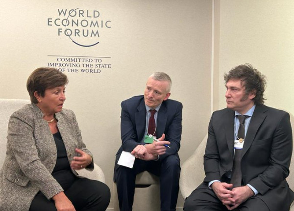 Javier Milei y Kristalina Georgieva en Davos